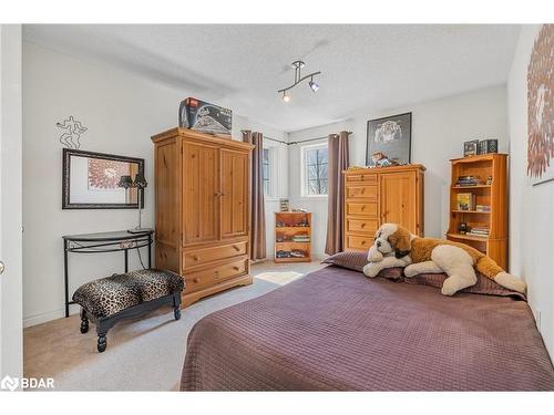 684 Lakelands Avenue, Innisfil, ON - Indoor Photo Showing Bedroom