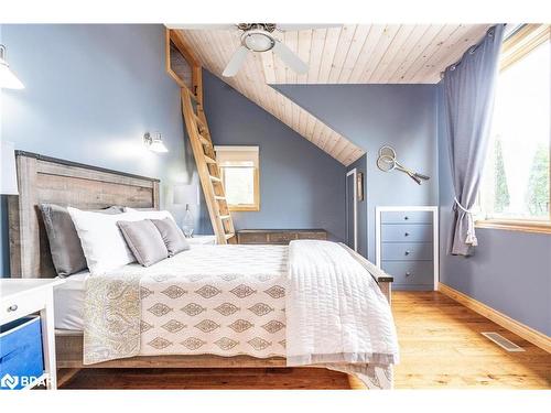 220 Kamenni Bay Road, Georgian Bay, ON - Indoor Photo Showing Bedroom