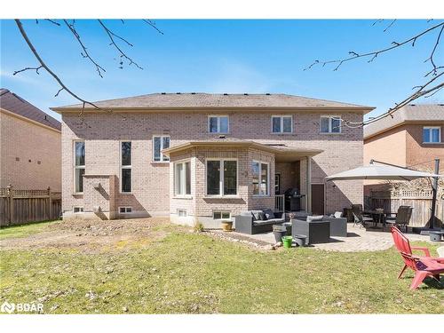 28 Camelot Square, Barrie, ON - Outdoor With Exterior