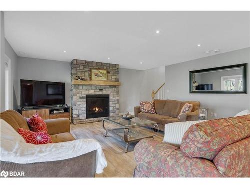4580 2 Line N, Oro-Medonte, ON - Indoor Photo Showing Living Room With Fireplace