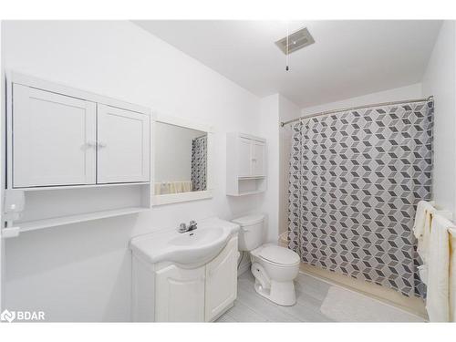 3 Ashdale Court, Barrie, ON - Indoor Photo Showing Bathroom