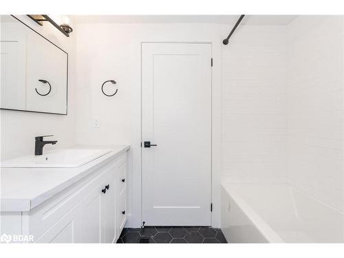 444 Park Street, Victoria Harbour, ON - Indoor Photo Showing Bathroom