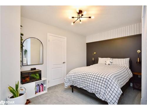 3089 Emperor Drive, Orillia, ON - Indoor Photo Showing Bedroom