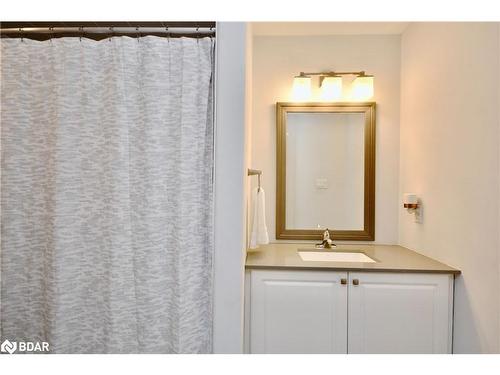 3089 Emperor Drive, Orillia, ON - Indoor Photo Showing Bathroom