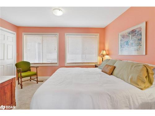 31 Bards Beach Road, Orillia, ON - Indoor Photo Showing Bedroom