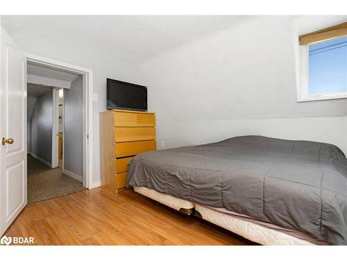 835 11Th Street W, Owen Sound, ON - Indoor Photo Showing Bedroom