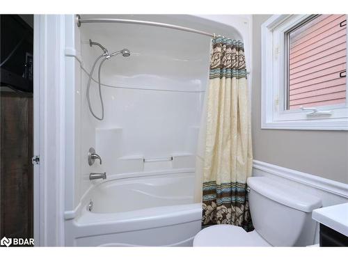 218 Beattie Avenue, Alliston, ON - Indoor Photo Showing Bathroom