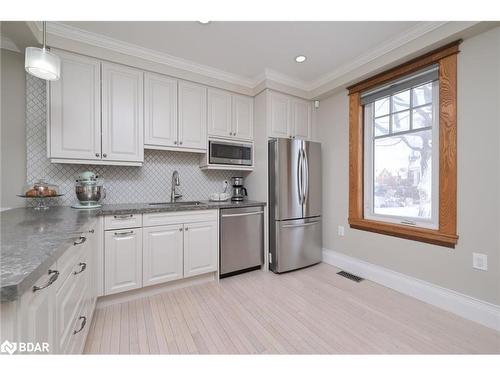 256 Broadway Street, Orangeville, ON - Indoor Photo Showing Kitchen