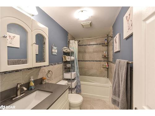 134 Victoria Street, Orillia, ON - Indoor Photo Showing Bathroom