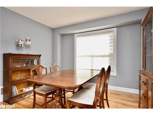 17 Newberry Court, Barrie, ON - Indoor Photo Showing Dining Room