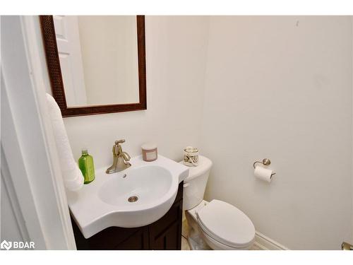 17 Newberry Court, Barrie, ON - Indoor Photo Showing Bathroom
