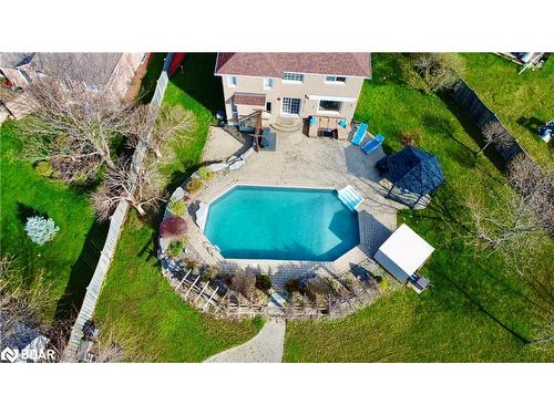 17 Newberry Court, Barrie, ON - Outdoor With In Ground Pool