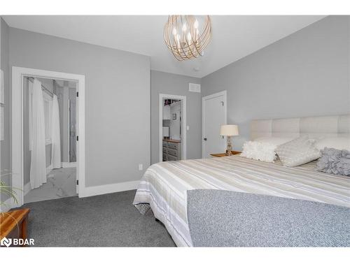 225 Lakeshore Road W, Oro Station, ON - Indoor Photo Showing Bedroom