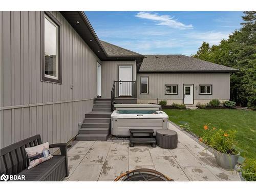 225 Lakeshore Road W, Oro Station, ON - Outdoor