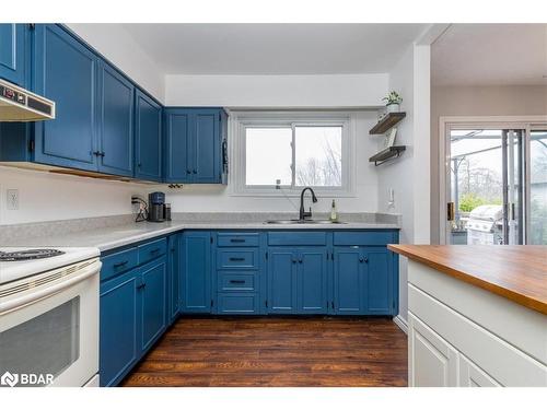 3 Gill Street, Coldwater, ON - Indoor Photo Showing Kitchen