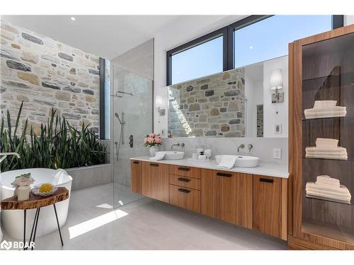 36 White Oaks Road, Barrie, ON - Indoor Photo Showing Bathroom