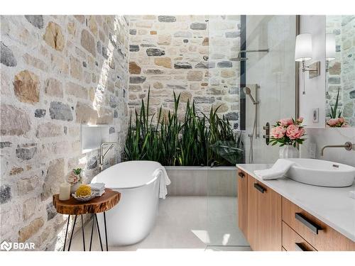 36 White Oaks Road, Barrie, ON - Indoor Photo Showing Bathroom