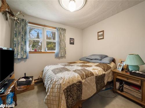 6178 Sheba Dr Drive, Ramara, ON - Indoor Photo Showing Bedroom