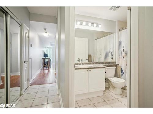 502-2 Toronto Street, Barrie, ON - Indoor Photo Showing Bathroom