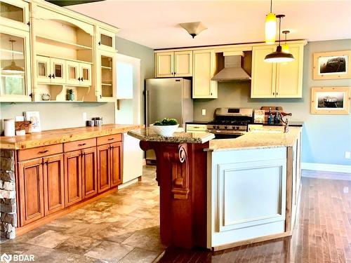 33 Little Cove Road, Tobermory, ON - Indoor Photo Showing Kitchen