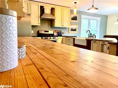 33 Little Cove Road, Tobermory, ON - Indoor Photo Showing Kitchen