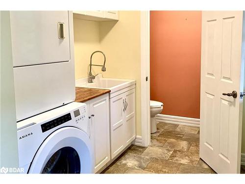 33 Little Cove Road, Tobermory, ON - Indoor Photo Showing Laundry Room