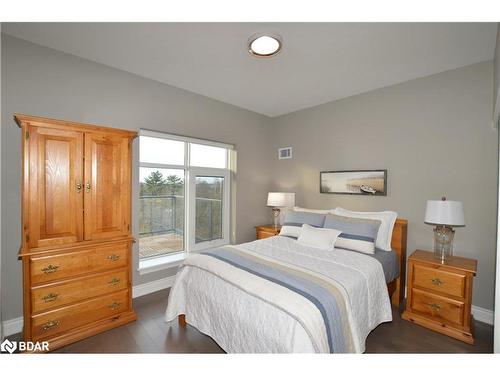 605-80 Orchard Point Road, Orillia, ON - Indoor Photo Showing Bedroom
