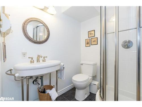 431 Mundy'S Bay Road, Midland, ON - Indoor Photo Showing Bathroom