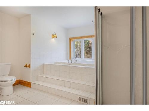 1215 Golden Beach Road, Bracebridge, ON - Indoor Photo Showing Bathroom