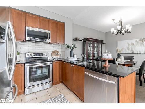 608-699 Aberdeen Boulevard, Midland, ON - Indoor Photo Showing Kitchen With Double Sink