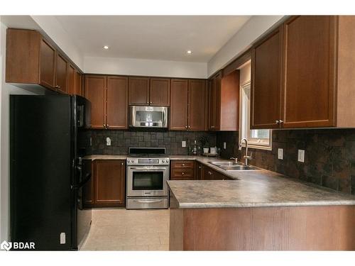14 Pinecliff Crescent, Barrie, ON - Indoor Photo Showing Kitchen With Double Sink