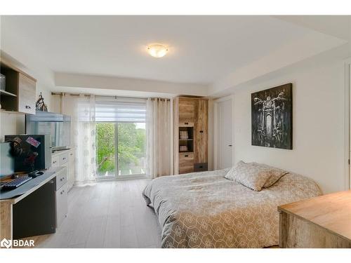 19 Woodstream Drive, Toronto, ON - Indoor Photo Showing Bedroom