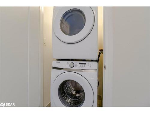 19 Woodstream Drive, Toronto, ON - Indoor Photo Showing Laundry Room