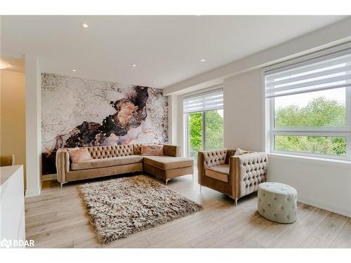 19 Woodstream Drive, Toronto, ON - Indoor Photo Showing Living Room