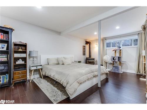 27 Virgilwood Crescent, Barrie, ON - Indoor Photo Showing Bedroom