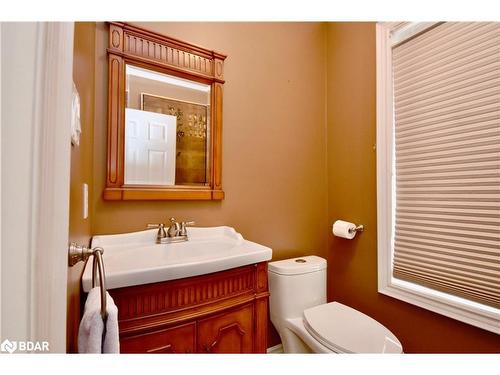 41 Camelot Square, Barrie, ON - Indoor Photo Showing Bathroom