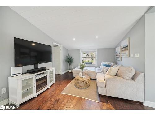 54 Franklin Beach Road, Georgina, ON - Indoor Photo Showing Living Room