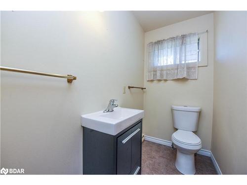 2146 Innisfil Beach Road, Innisfil, ON - Indoor Photo Showing Bathroom