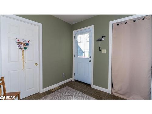 1743 Golf Course Road, Springwater, ON - Indoor Photo Showing Other Room