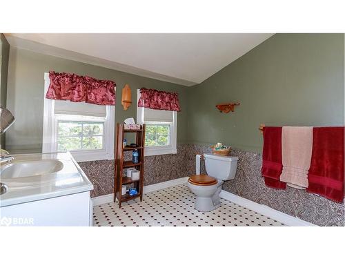1743 Golf Course Road, Springwater, ON - Indoor Photo Showing Bathroom