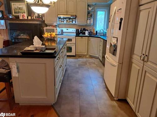 386 Stanley House Road Road, Rosseau, ON - Indoor Photo Showing Kitchen