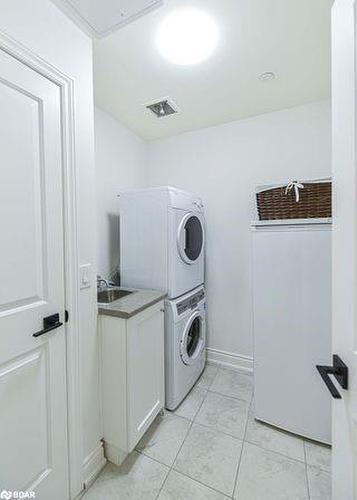 105-90 Orchard Point Road, Orillia, ON - Indoor Photo Showing Laundry Room