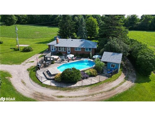 1370 1 Line N, Oro-Medonte, ON - Outdoor With In Ground Pool