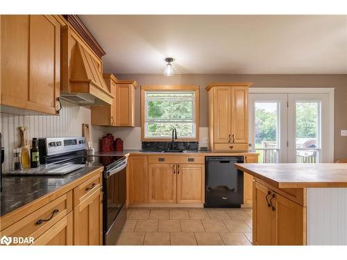 1370 1 Line N, Oro-Medonte, ON - Indoor Photo Showing Kitchen