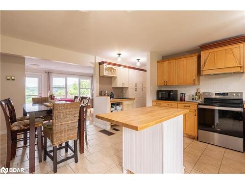 1370 1 Line N, Oro-Medonte, ON - Indoor Photo Showing Bedroom