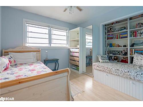 1370 1 Line N, Oro-Medonte, ON - Indoor Photo Showing Bedroom