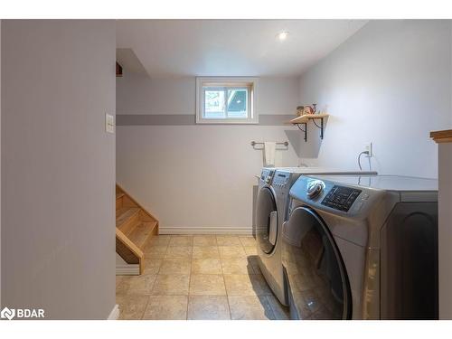 1370 1 Line N, Oro-Medonte, ON - Indoor Photo Showing Laundry Room