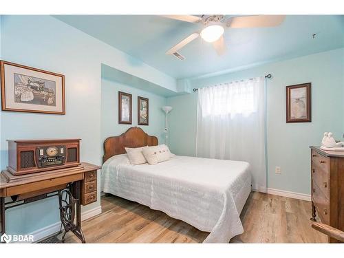 52 Sutherland Avenue, Brampton, ON - Indoor Photo Showing Bedroom
