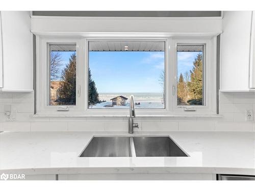 35 Indian Trail, Collingwood, ON - Indoor Photo Showing Kitchen With Double Sink