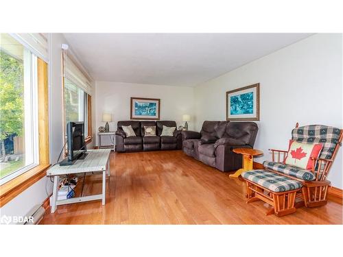 4001 Longford Mills Road, Ramara, ON - Indoor Photo Showing Living Room